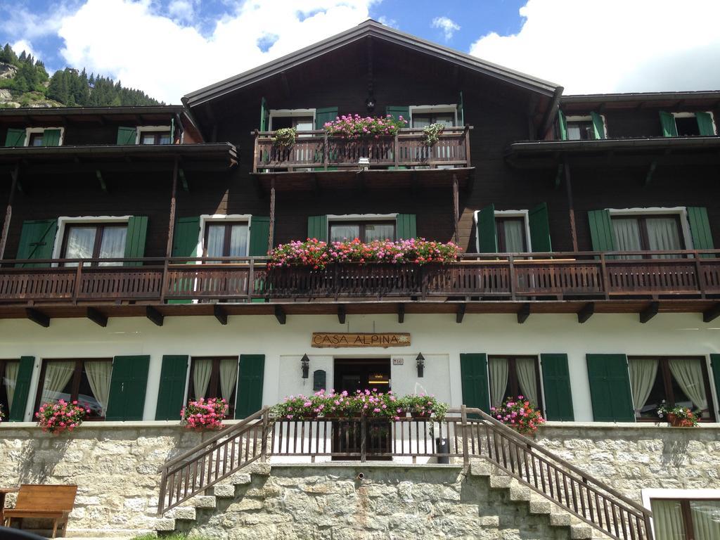 לינה וארוחת בוקר מקוניאגה Casa Alpina Don Guanella מראה חיצוני תמונה